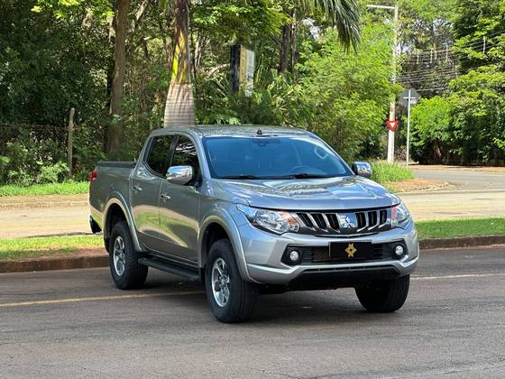 MITSUBISHI L200 TRITON 2.4 16V TURBO DIESEL SPORT HPE-S CD 4P 4X4 AUTOMÁTICO